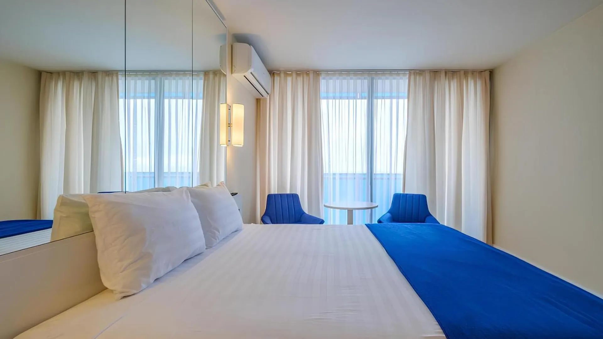 Batumi Orbi Aparthotel Sea Wiew 0*,